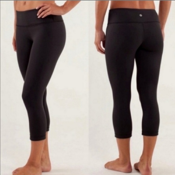 lululemon athletica Pants - LuluLemon Black Wunder Under Crop Leggings